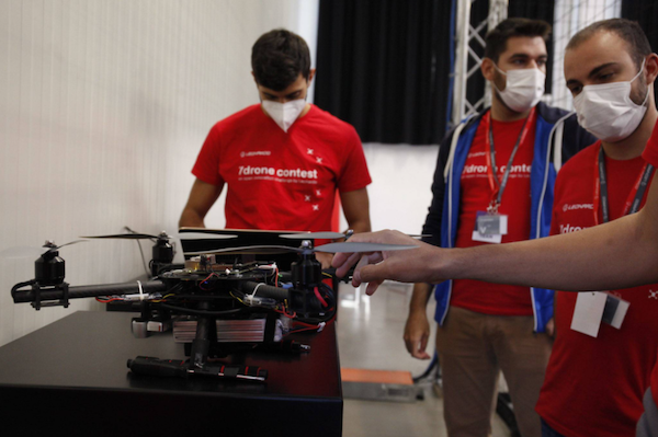 Skills and open innovation: young researchers compete in the Leonardo Drone Contest